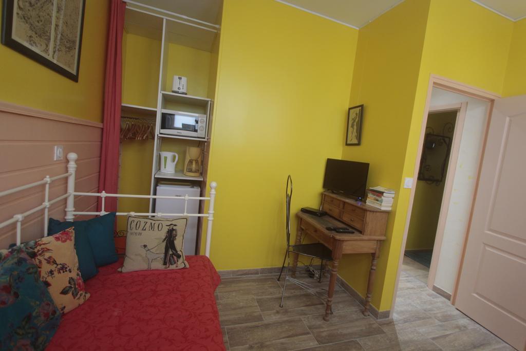 Les Ateliers D'Art Bed & Breakfast Roanne Dış mekan fotoğraf